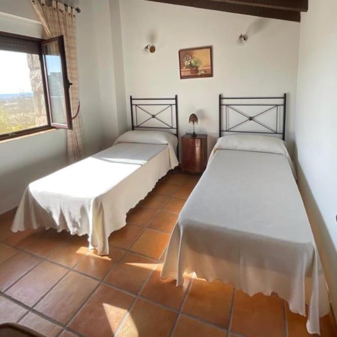 Casa Rural En Candeleda Con Piscina Y Un Maravilloso Jardin Zewnętrze zdjęcie